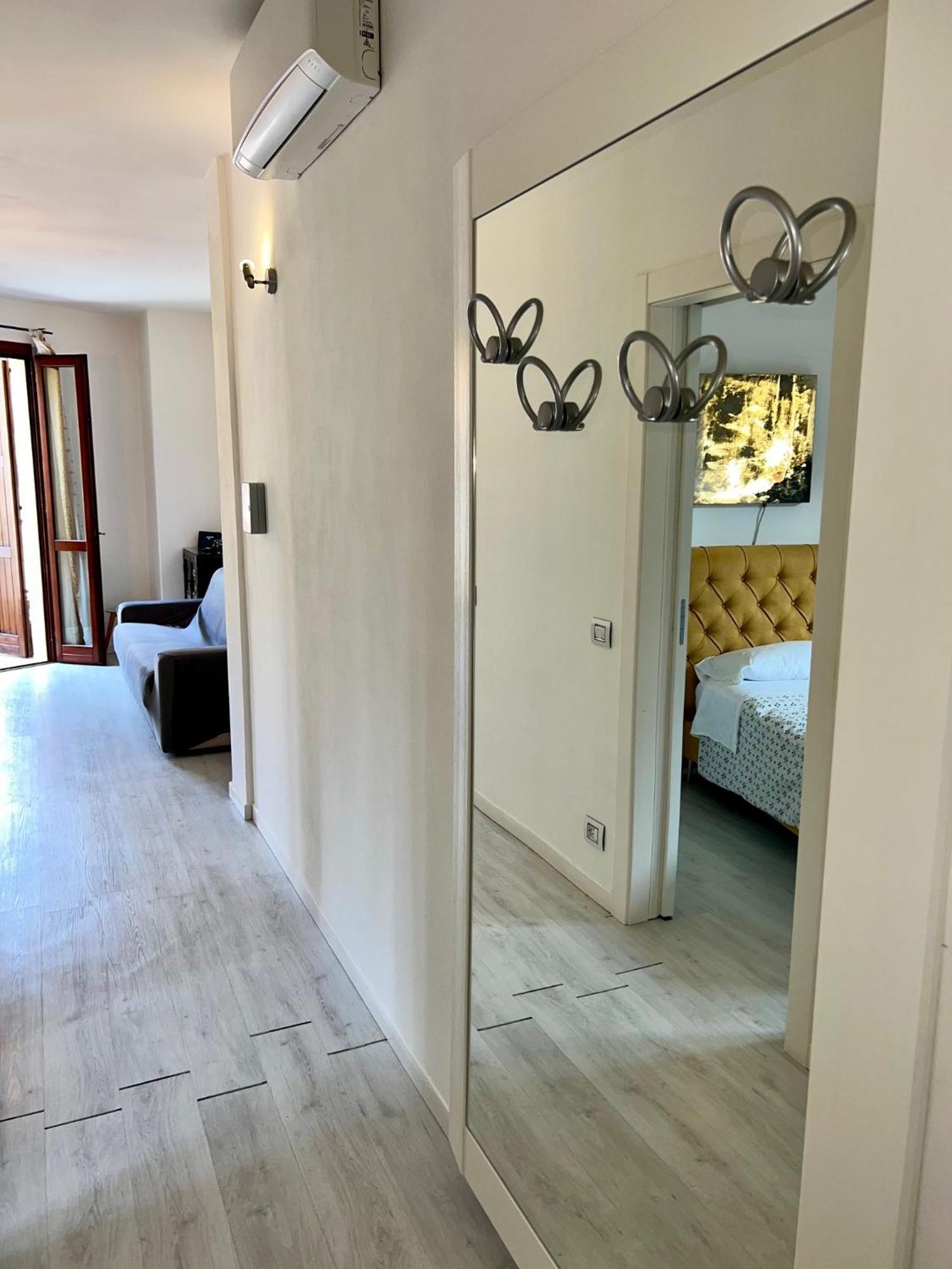 Appartamento Al Castello Padenghe sul Garda Luaran gambar