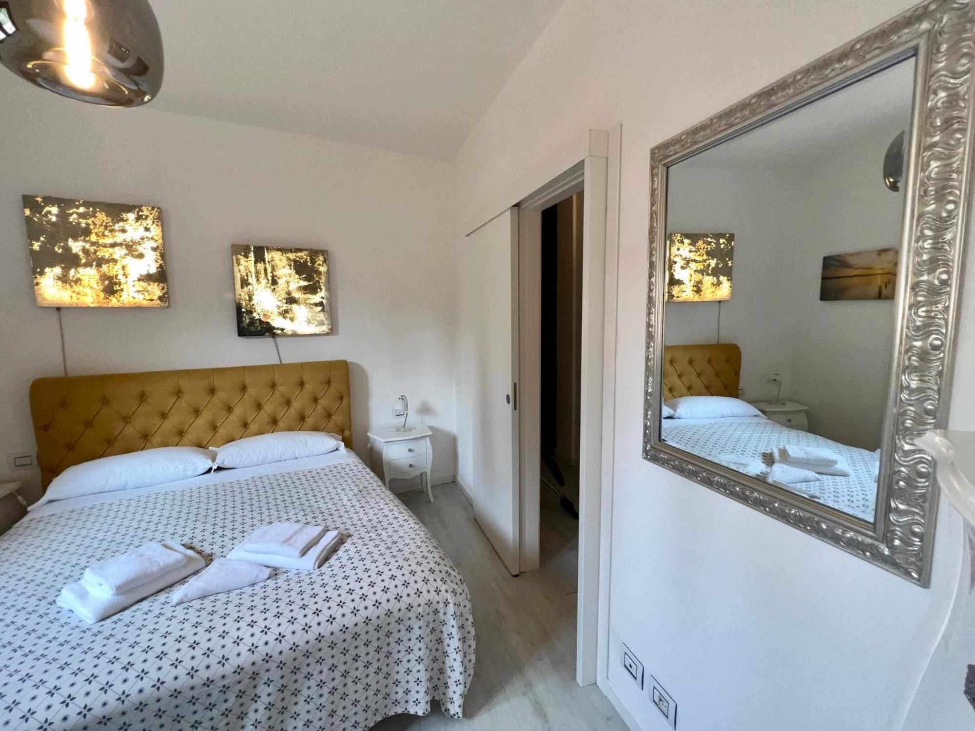 Appartamento Al Castello Padenghe sul Garda Luaran gambar